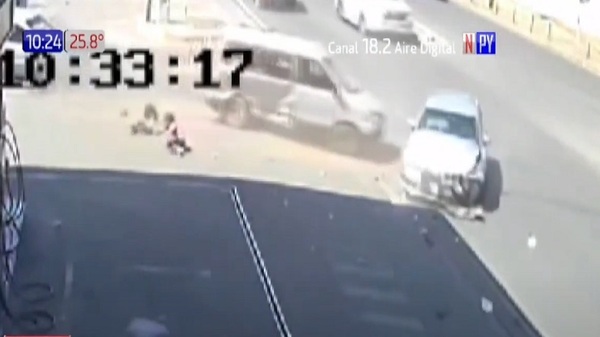 Aparatoso accidente en San Lorenzo - Noticias Paraguay
