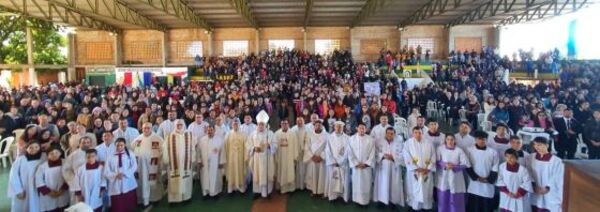 Multitudinaria participación en el Congreso Diocesano de Laicos en Carapeguá - Portal Digital Cáritas Universidad Católica