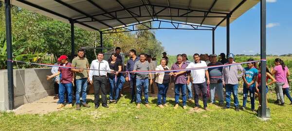 Productores asociados reciben fábrica de petitgrain a través de la comuna limeña - .::RADIO NACIONAL::.