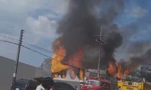 Se incendia depósito en Areguá
