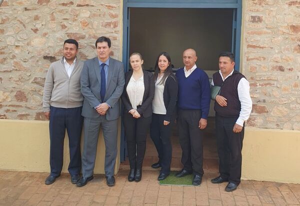 Ministro Santander Dans llevó a cabo un día de gobierno en Tebicuarymí