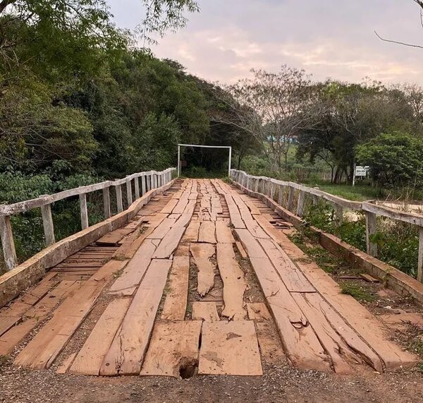 Exigen la reparación del puente Tacuara de Itacurubí de la Cordillera - Nacionales - ABC Color
