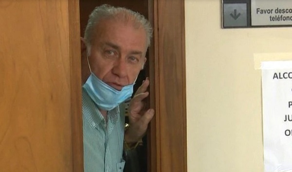 Caso cheques robados: prisión para González Daher y medidas alternativas para abogada