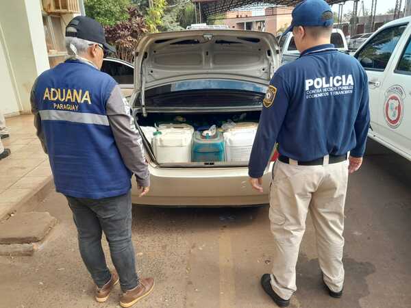 Aprehenden a automovilista e incautan 320 litros de combustible de contrabando