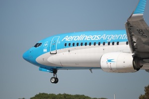 Una protesta de pilotos genera demoras en vuelos de Aerolíneas Argentinas - MarketData