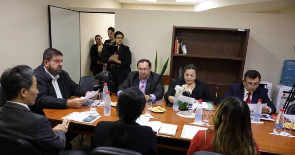 La Nación / Patrick Kemper conversó sobre planes de desarrollo con embajador de Corea