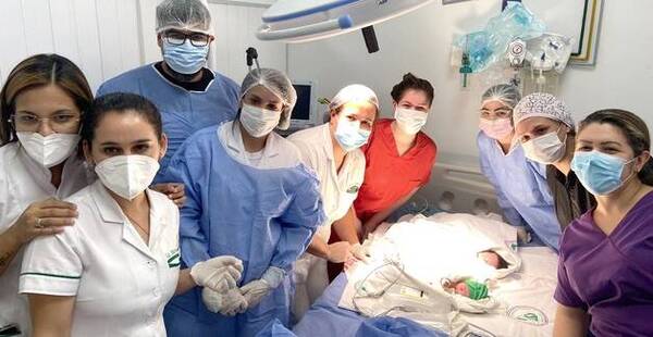 ¡Sorpresa! No es un centro materno infantil, pero nacieron dos bebecitas