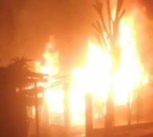Hombre se queda en la calle tras incendio de su casa en Alto Paraná - Paraguay.com