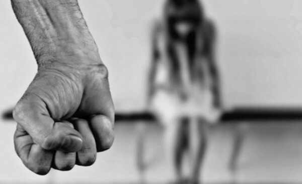 Piden juzgamiento de hombre por abuso sexual y violencia familiar
