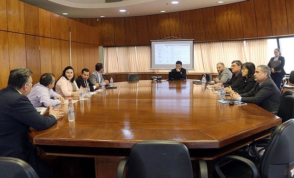 Titular de la ANDE expuso sobre importantes proyectos en Diputados