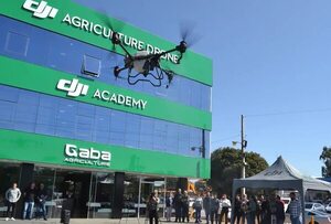 Drones que facilitan el trabajo a productores - Economía - ABC Color