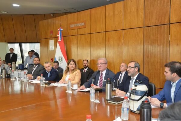 Fiscal general pide más presupuesto a diputados - Política - ABC Color