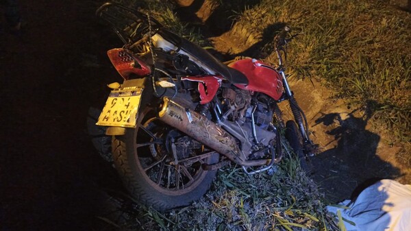 Motociclista murió tras chocar contra un camión sobre la Ruta Py 02 - trece