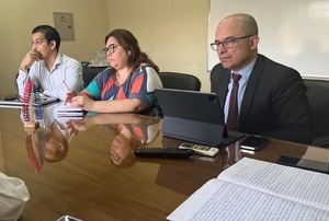 Analizan la situación de médicos y servicios prestados en el Hospital Pediátrico Acosta Ñu - .::Agencia IP::.