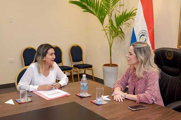 Primera Dama proyecta ejes de acción para el empoderameinto de la mujer junto al Ministerio del Trabajo - .::Agencia IP::.