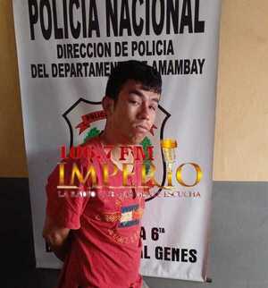 Vecinos reducen a supuesto adicto en la fracción Mangal y lo entregan a la Policía - Radio Imperio 106.7 FM