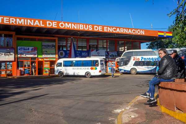 Diario HOY | Tenía G. 35 millones en su mochila, se durmió en el bus y le robaron