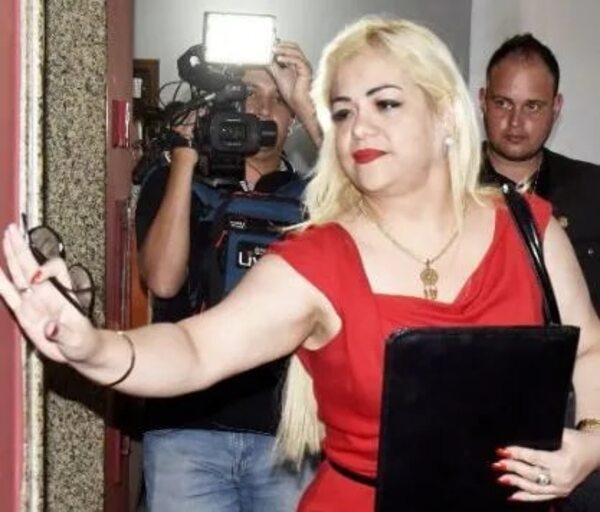 Sanción del JEM a fiscala que denunció a Oviedo Matto es un “pase de factura”, afirma abogado - Política - ABC Color