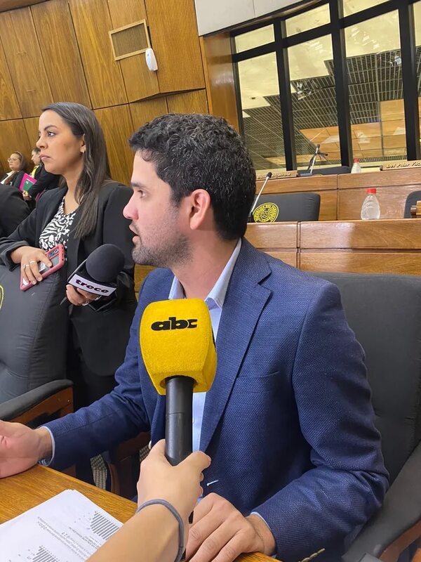 Ante evidente regulada de buses, diputados piden al Gobierno la apertura de una mesa de trabajo - Política - ABC Color