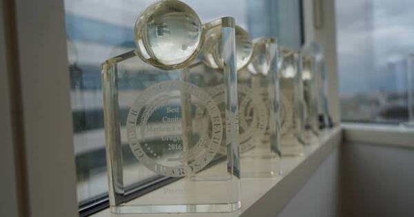 La Nación / PUENTE fue galardonado con prestigioso premio “Best Investment Banking Company”* en Paraguay