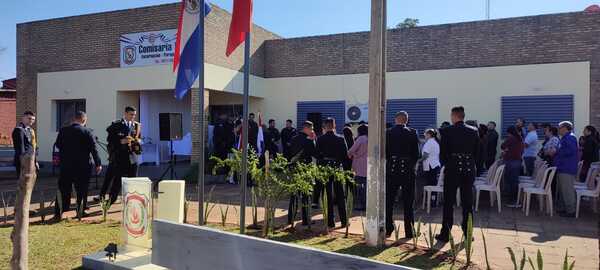 Honran a Santa Rosa, patrona de la Policía Nacional