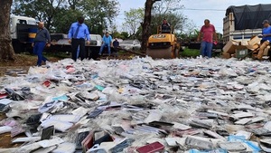 Destruyen mercaderías falsificadas incautadas de un comercio de CDE - Noticias Paraguay
