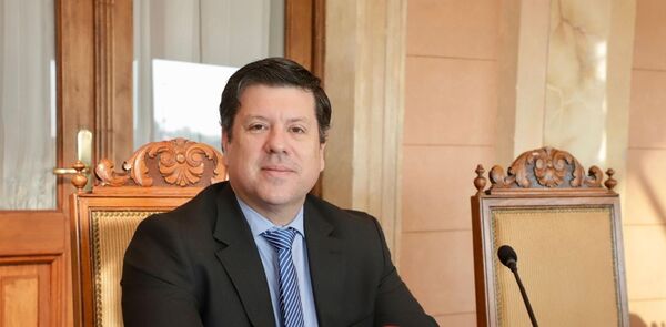 Gobierno de Paraguay anuncia plan para luchar contra el contrabando en zonas fronterizas - Revista PLUS