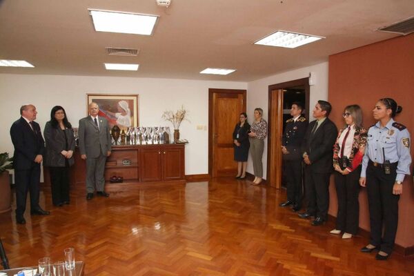 Presidente y ministros de la CSJ felicitaron a uniformados por el Día del Agente Policial