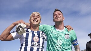 Ramón Sosa colabora un gol y falla un penal en clasificación de Talleres