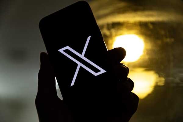 La red social X, antes Twitter, vuelve a aceptar la publicidad pol铆tica en Estados Unidos - Revista PLUS