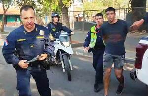 Detienen a ladrón tras asalto a local de Aposta.La •