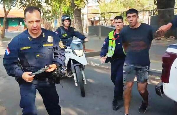 Detienen a ladrón tras asalto a local de Aposta.La •