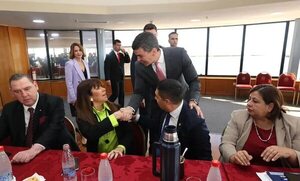 Senadora pide investigar vínculos de supuesto megatraficante con Santiago Peña - Política - ABC Color