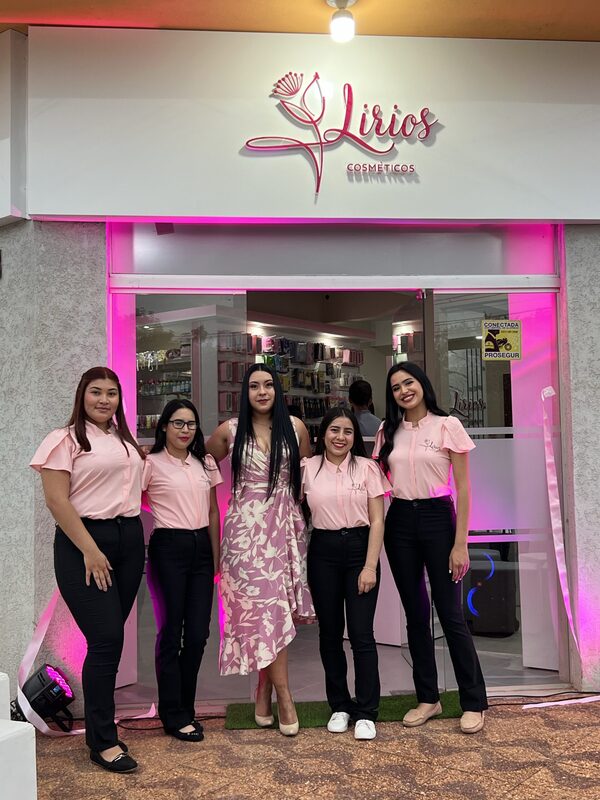 Lirios cosméticos habilita un local más amplio en Concepción