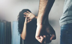 Hombre golpeó brutalmente a su pareja en Santa Rita