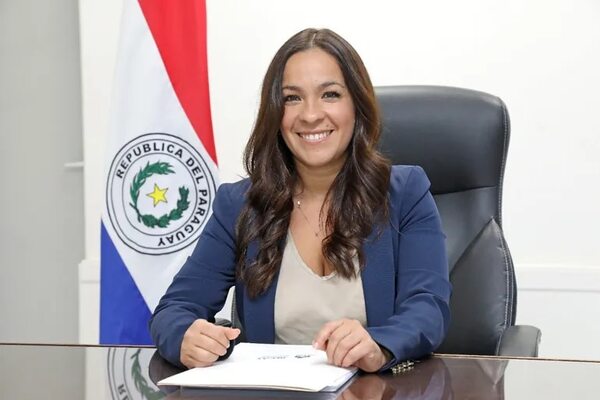Nombran a Andrea Picaso como viceministra de Capital Humano del MEF - Economía - ABC Color