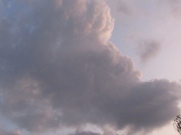 Hoy parcialmente nublado y desde mañana posible tormenta - La Tribuna