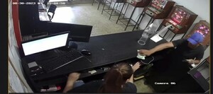 Agentes detuvieron a un hombre sindicado de asaltar una casa de apuestas - trece