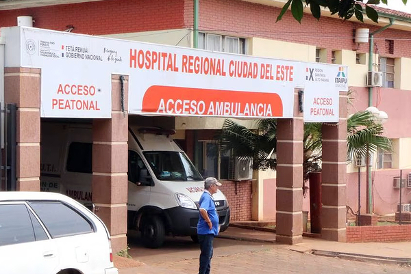 El Hospital Regional no dispone de ambulancias por mantenimiento y reparación - La Clave