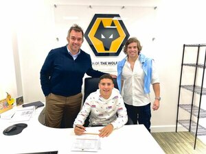 Versus / Wolverhampton destaca a Libertad como formador de futuras estrellas