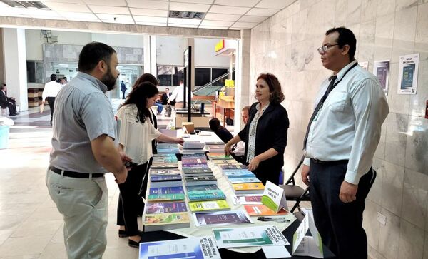 IIJ realiza feria de libros y capacitación de bases de datos en Asunción