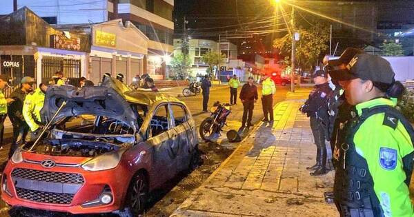 La Nación / Estallan dos coches bomba en la capital ecuatoriana