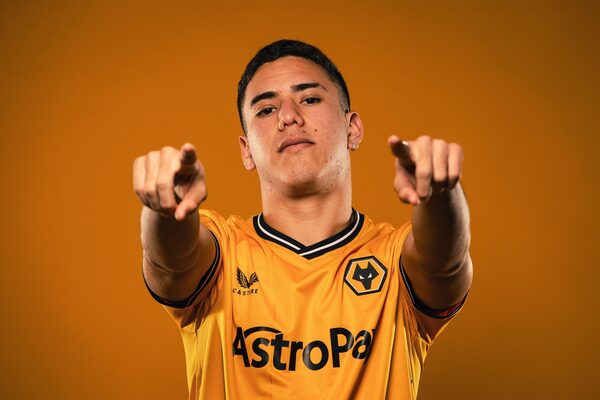 Enso González es presentado en el Wolverhampton - Unicanal