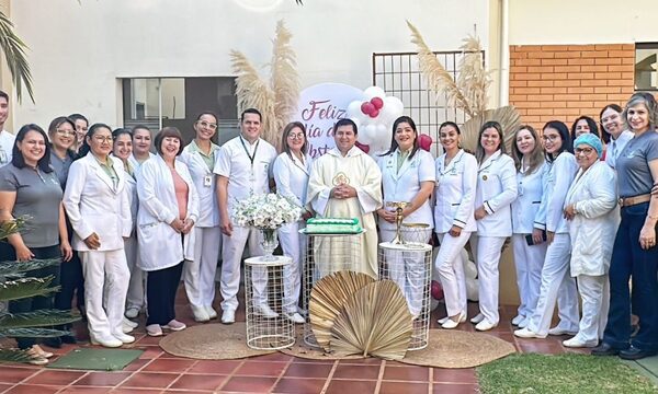 Obstetras celebraron en su día