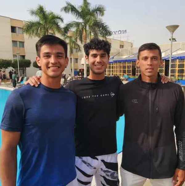 Victorias de Vallejo en singles y Escurra en parejas