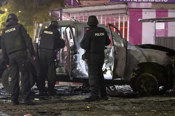 Dos atentados narco con coche bomba en Ecuador - Mundo - ABC Color