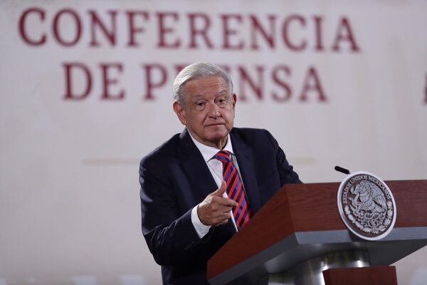López Obrador defiende reducir los vuelos en el aeropuerto de Ciudad de México - MarketData