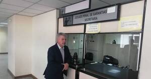 La Nación / Vínculo narco: Arnaldo Giuzzio vuelve a chicanear y logra suspender su audiencia