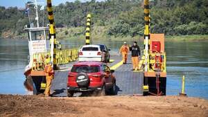 Servicio de balsa entre Mayor Otaño y Eldorado vuelve a operar luego de siete años