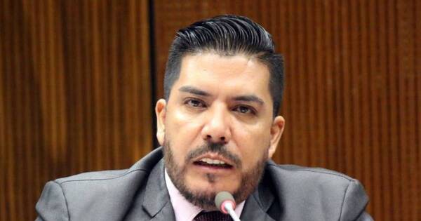 La Nación / Con jugoso salario Carlos Portillo es asesor de la municipalidad de CDE